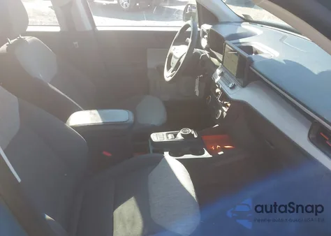 2023 Ford Maverick Xlt z USA, uszkodzony, nr VIN 3FTTW8E37PRA58257